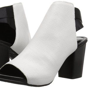 Kenneth Cole Reaction Women's Fridah Fly Ankle Bootie size 8.5